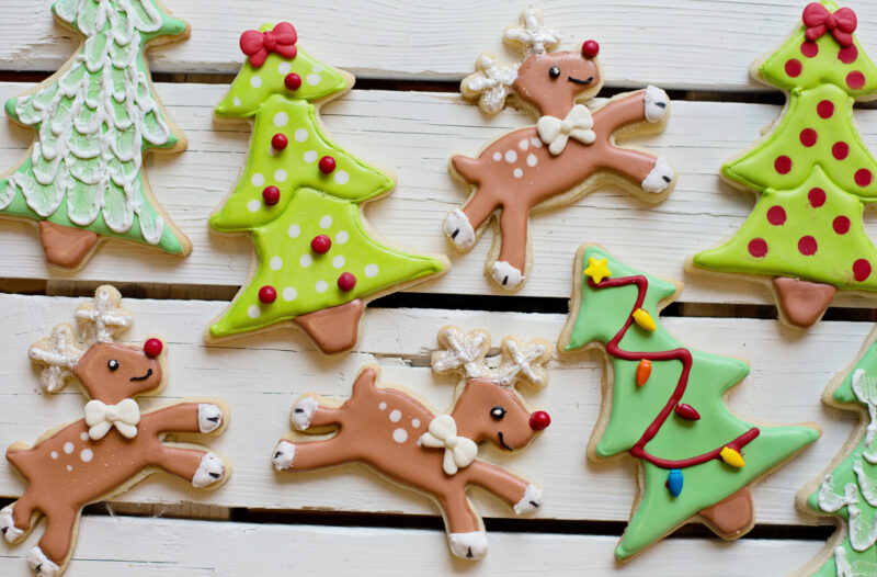 5 Tips to Maintain Healthy Teeth Through Holiday Treats